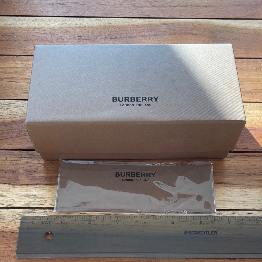 Burberry Men's Tan Sunglass Box